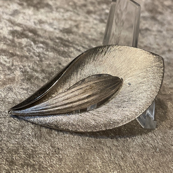 Vintage PIM SilverCalla Lily Pin - Picture 1 of 2